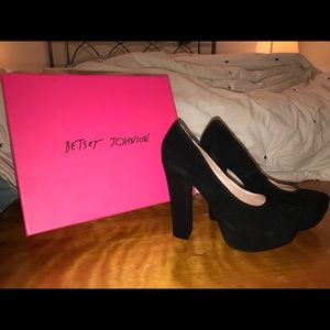 Betsey Johnson Sophiaa Black Sued Platforms